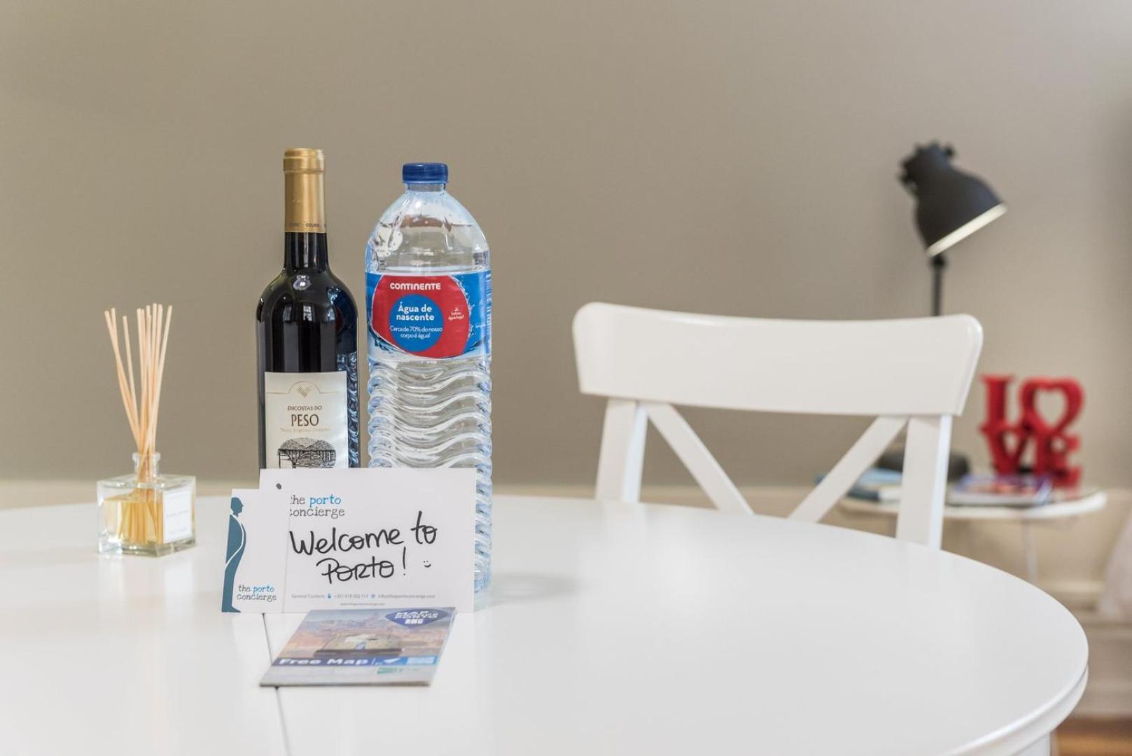 Guestready - Chic Retreat In The Heart Of Porto Apartment Екстериор снимка