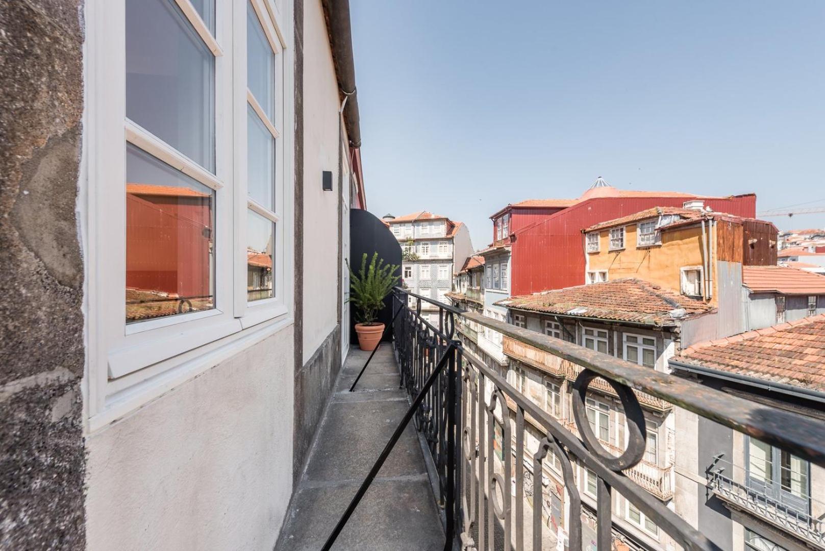 Guestready - Chic Retreat In The Heart Of Porto Apartment Екстериор снимка